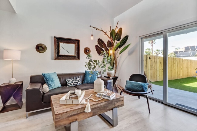 Building Photo - 2703 Seagate Ln N Unit ID1281916P Rental