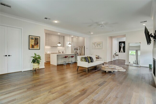 Photo - 1715 Maravilla Dr