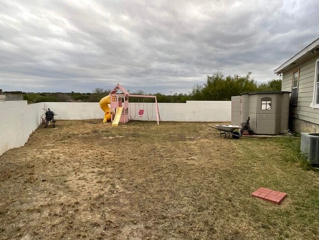 Photo - 915 Rutledge Dr