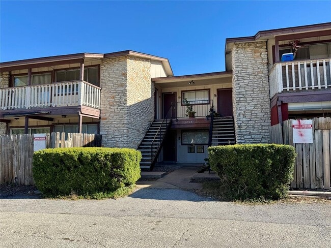 Building Photo - 8905 Parkfield Dr Unit 102