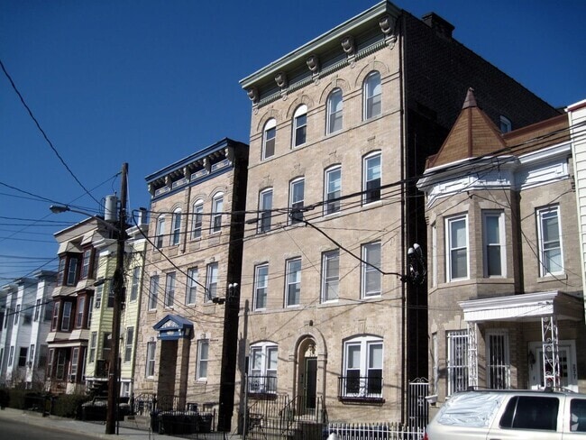 Building Photo - 275 Webster Ave Unit 1 Rental