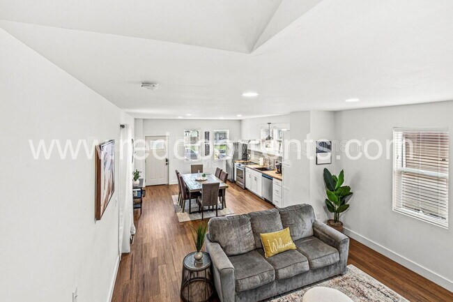 Photo - 1619 N Tacoma Ave