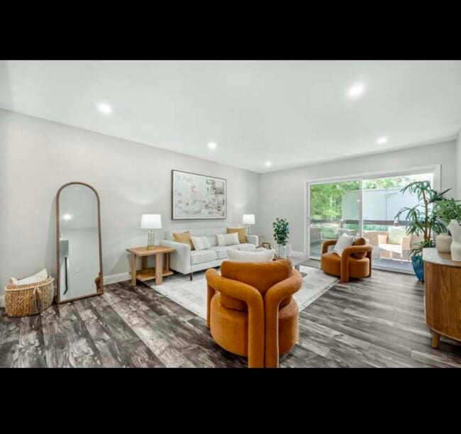 Photo - 310 Tradewinds Dr Unit 8