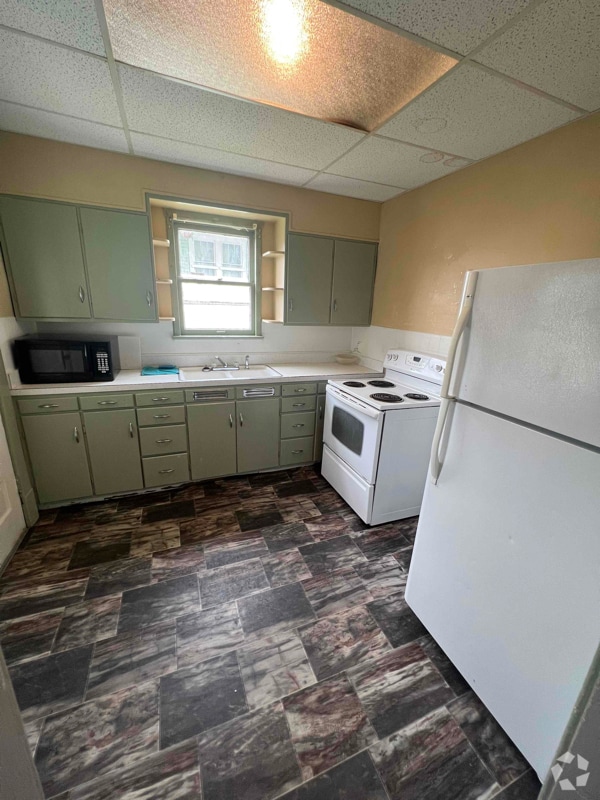 Building Photo - 1316 Center St Rental
