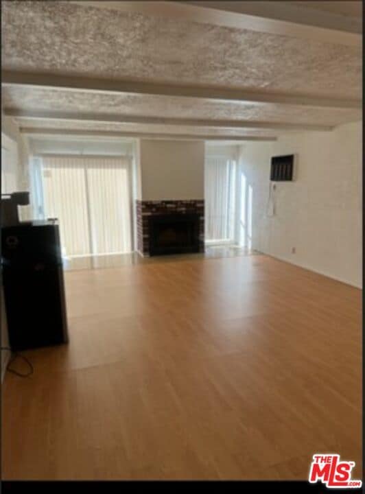 Photo - 4834 W 142nd St