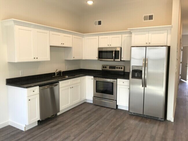 Photo - 811 Douglas St Unit 101