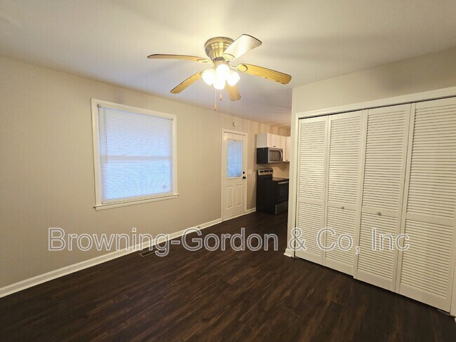 Photo - 3947 Creekside Dr