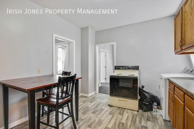 Photo - 25 Marshall Ave Unit Upper