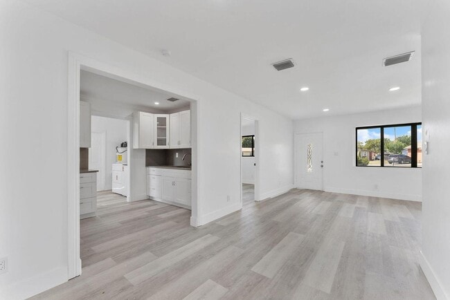 Photo - 534 NW 3rd Terrace