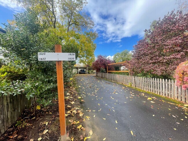 Photo - Charming Forest Grove 2BR Home – Great Wal... Unidad 1620