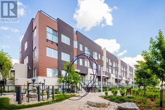 Photo - 780 Sheppard Ave E