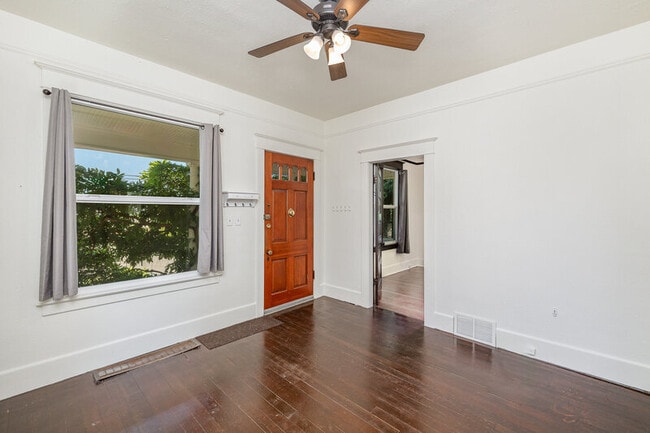 Photo - 4406 6th Ave NW