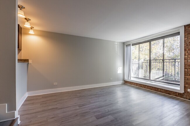 Photo - 1214 N La Salle Dr