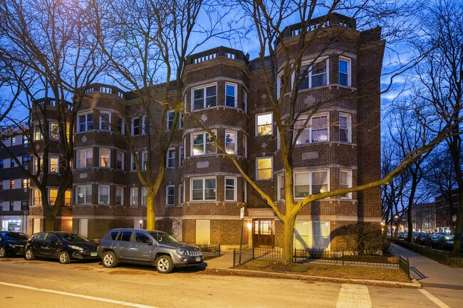 Building Photo - 6042 N Kenmore Ave Unit 3