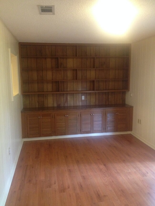 Photo - 1767 Peck Dr