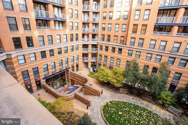 Photo - 616 E St NW