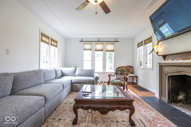 Photo - 3605 Hemlock Ave