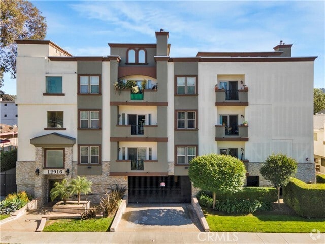 Building Photo - 12916 Moorpark St Unit 203 Rental