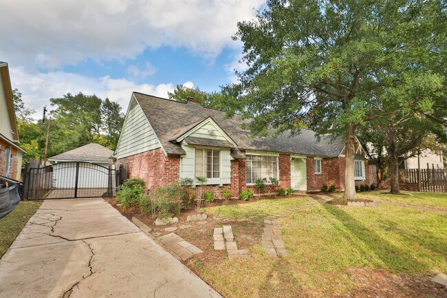 Photo - 12910 Queensbury Ln