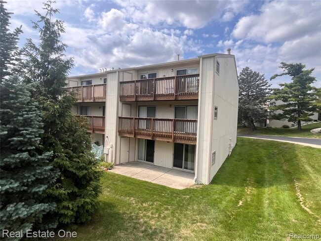 Photo - 1653 Riverside Dr