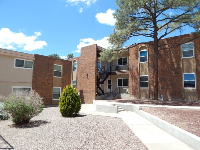 Apartments cerca del aeropuerto ABQ Uptown Albuquerque, NM - Casa Placida Apartamentos