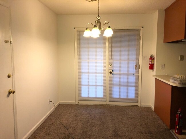 Photo - Carriage Hill Apartments Unit 157 West End St, Apt B
