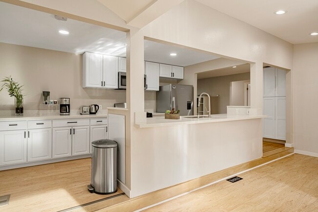 Photo - Beautiful Home for Rent in Bellevue