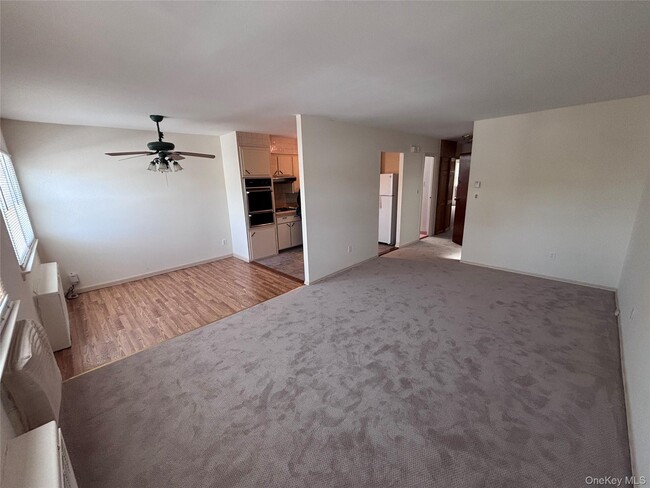 Building Photo - 265-07 Hillside Ave. Unit 3rd Floor