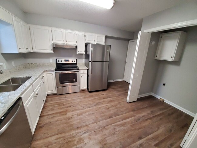 Photo - 453 Brannen Dr