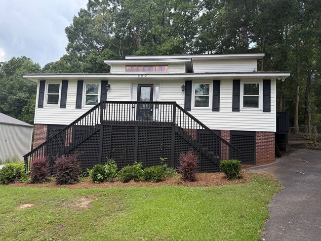 Building Photo - Lexington Rental