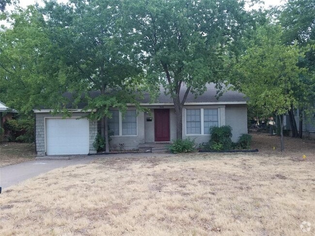 Building Photo - 3616 W Seminary Dr Rental