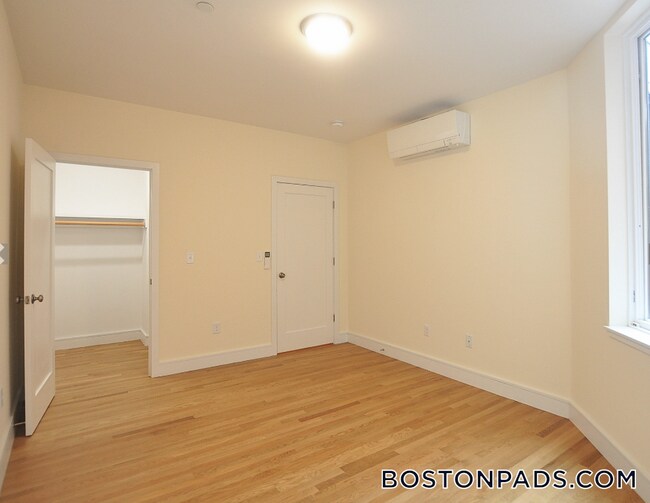 Photo - 877 Beacon St Unit 2