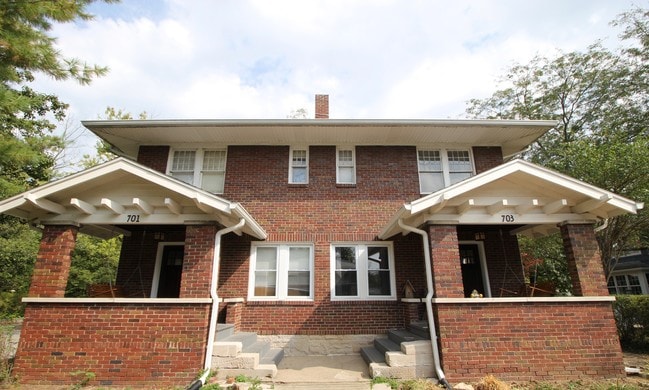 Building Photo - 703 S Woodlawn Ave