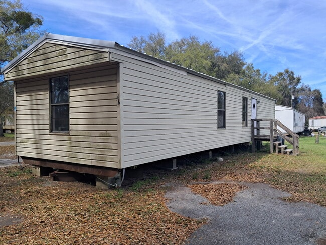 Building Photo - 472 Ruben Wells Rd