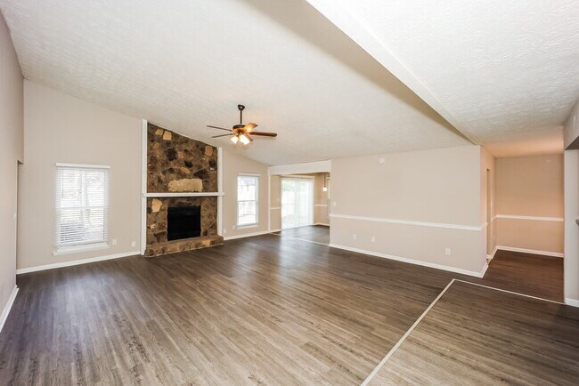 Photo - 8449 Willows Terrace