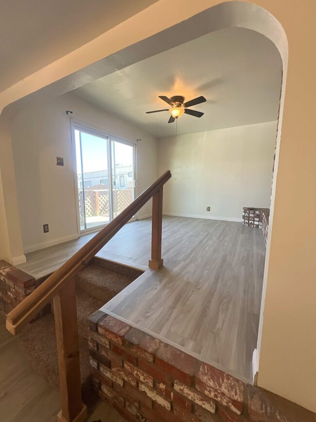 Photo - 1409 W Guava Ave Unidad B