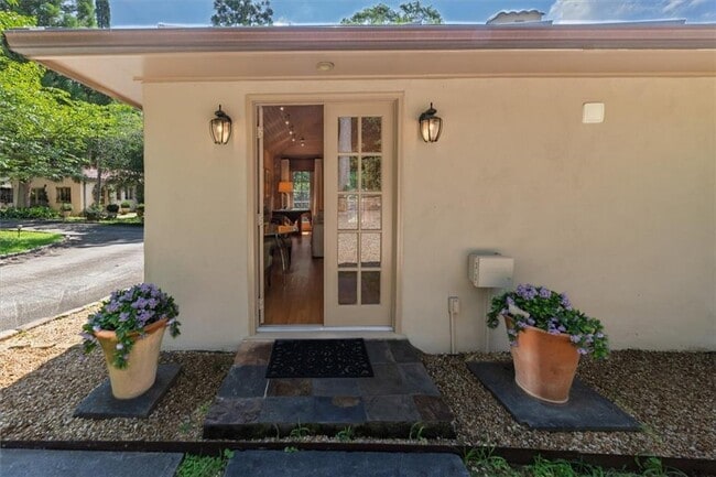 Photo - 2538 Parkside Dr NE