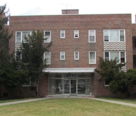 Apartments at 555 Front Street