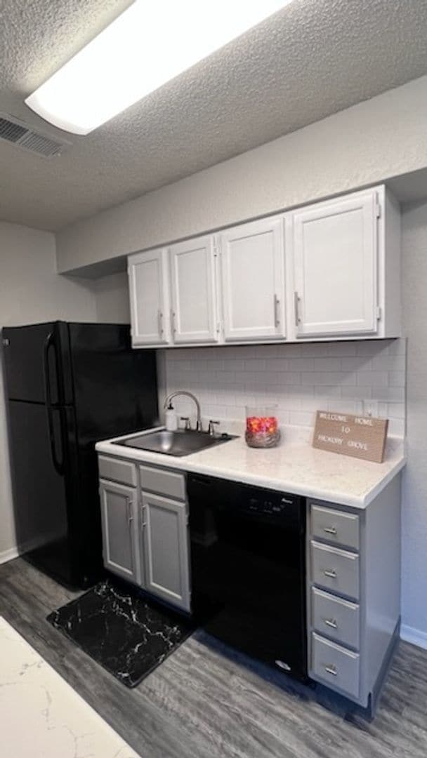 Hickory Grove Apartments