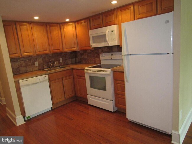 Photo - 1130 Rodman St Unit 2