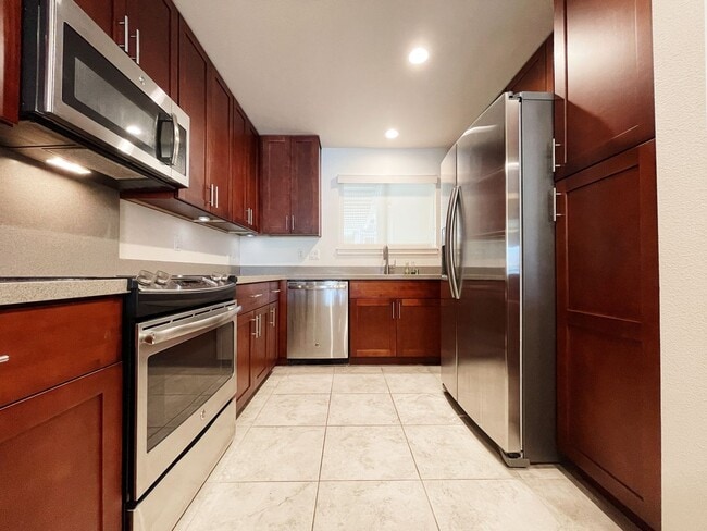 Building Photo - Pet Friendly 2-Bedroom Condo with Central ... Unit 8106