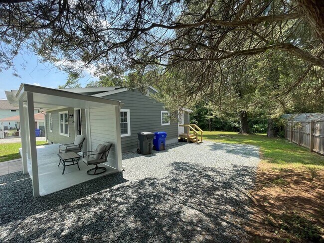 Photo - 609 Lakeshore Dr