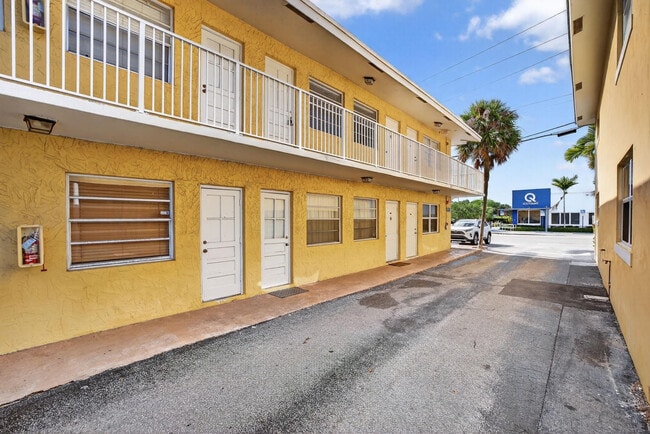 Photo - 4051 NE 13th Ave Unit 77