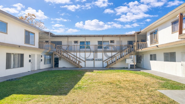 Photo - 132 W 18th St