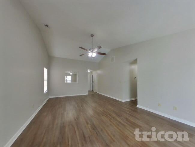 Photo - 1039 Central Park Blvd S