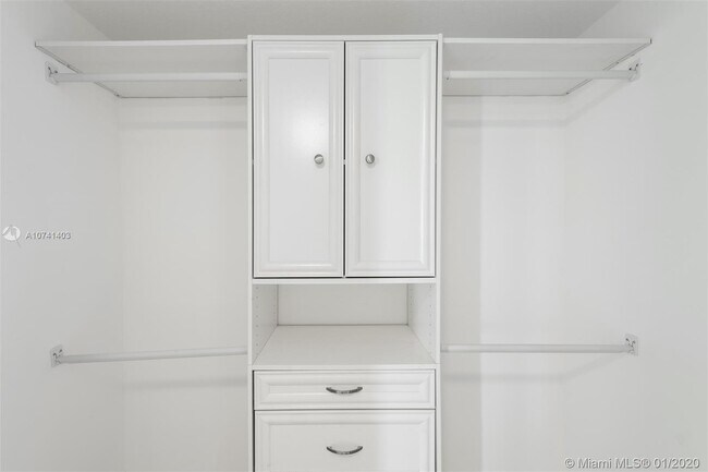 Photo - 1800 N Bayshore Dr