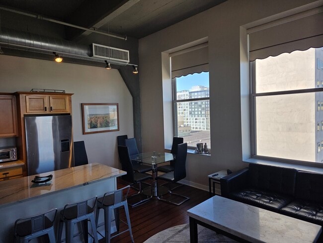 Photo - 511 N Broad St Unit 901