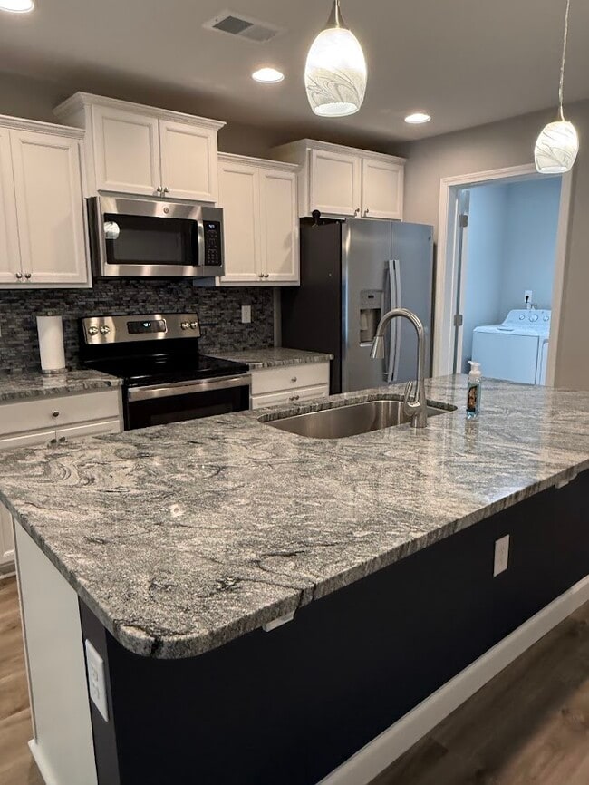 140 Machrie Loop