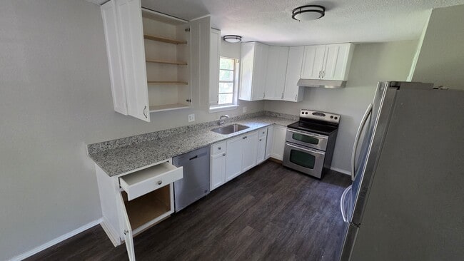 Photo - 2015 Brenda Ave