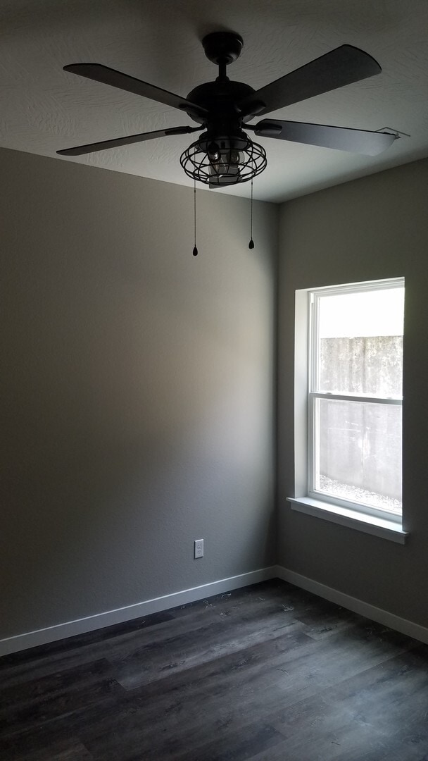 Photo - Quaint, Quiet, and Comfort in a gated Comm... Unidad H